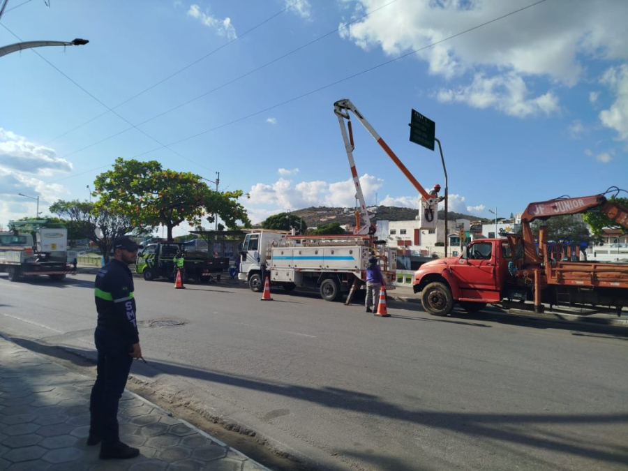 Prefeitura realiza requalificação de pórticos e aprimora sinalização viária em Jacobina
